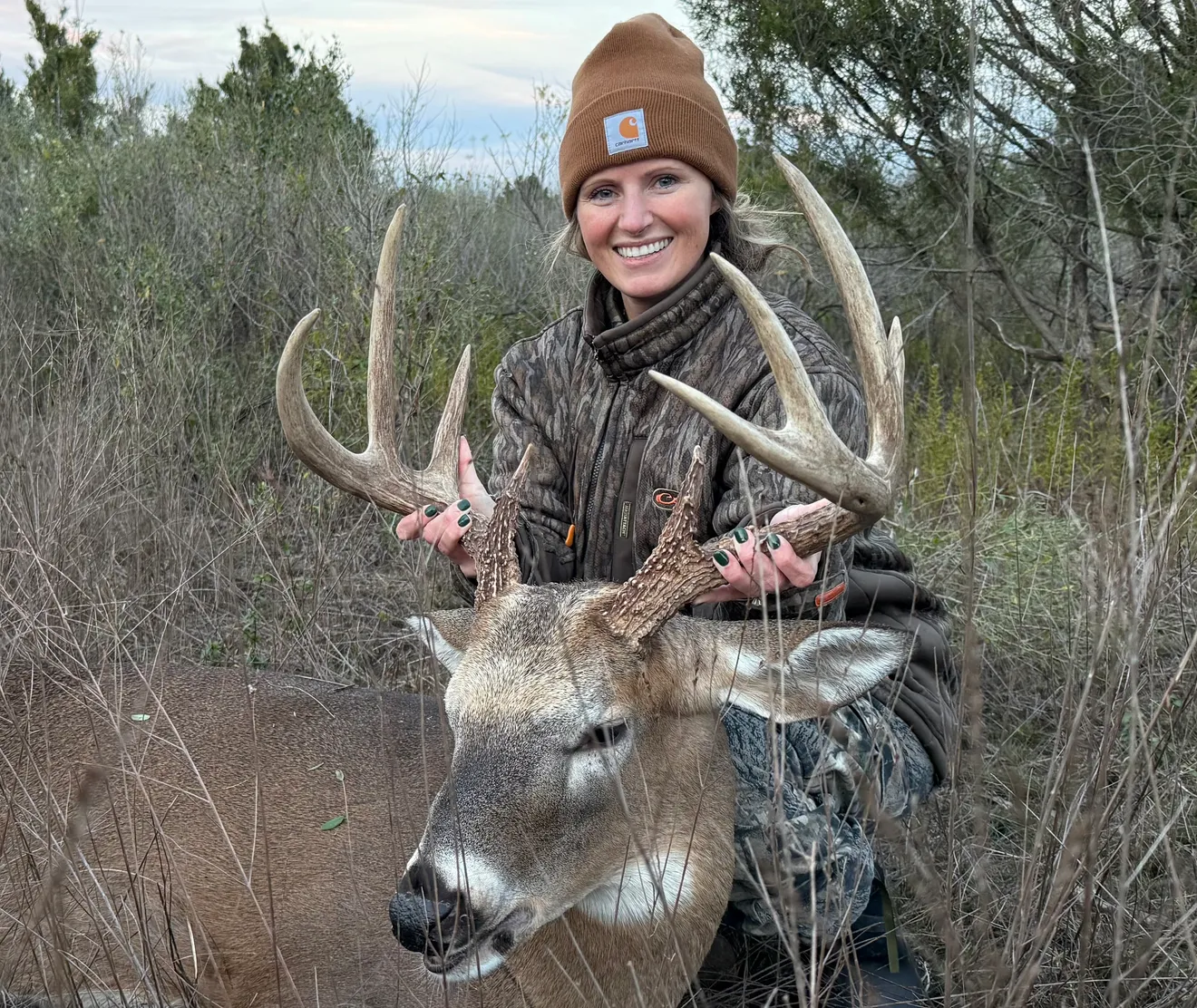 Mississippi Woman Harvests Giant Buck on Thanksgiving